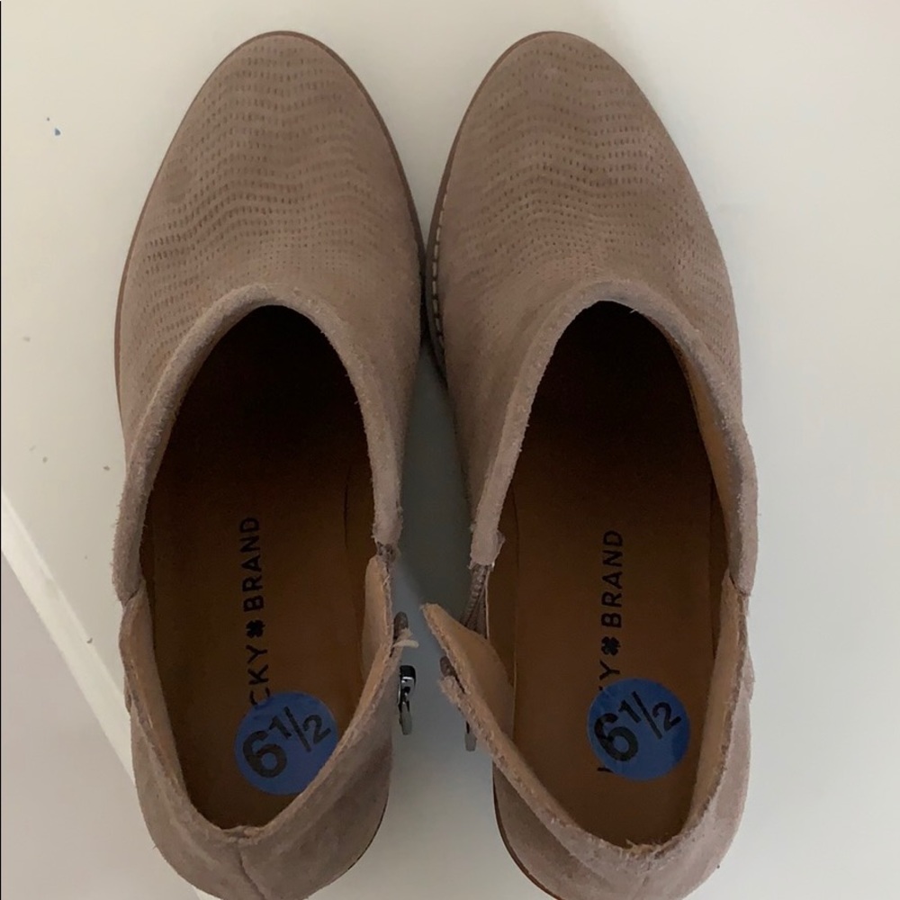 Lucky brand booties suede